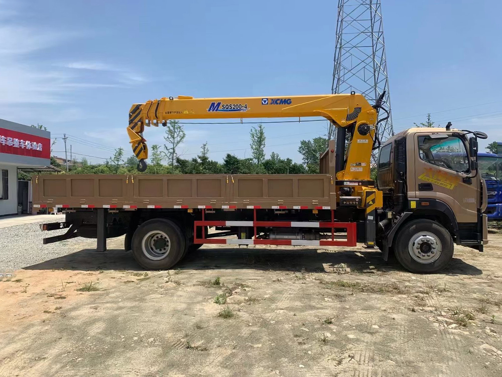 國六福田奧鈴單橋徐工8噸四節(jié)直臂吊機(jī)隨車吊